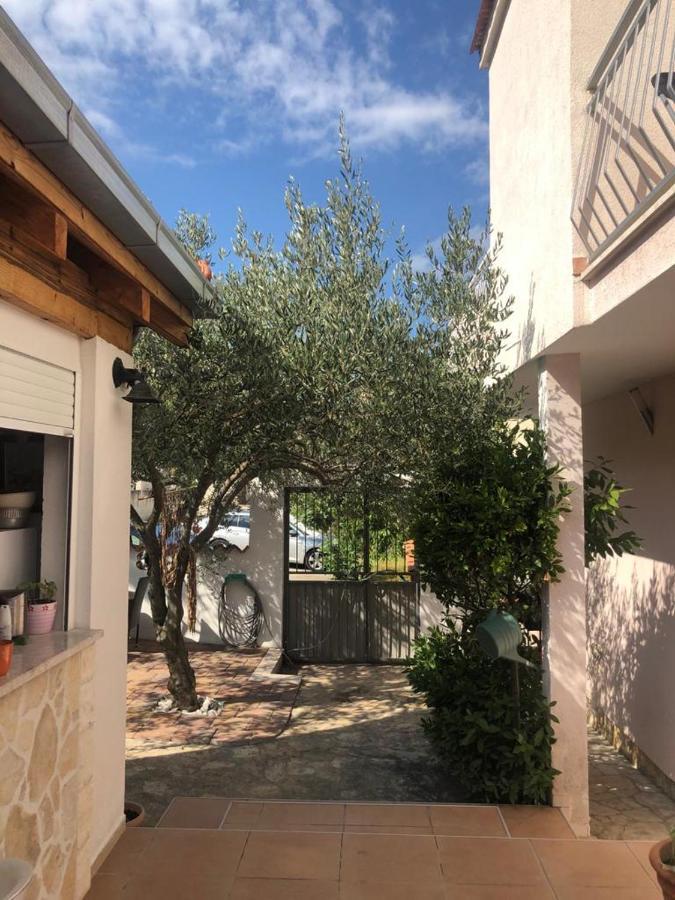 Casa Zorana-Alba Apartments Трогир Экстерьер фото