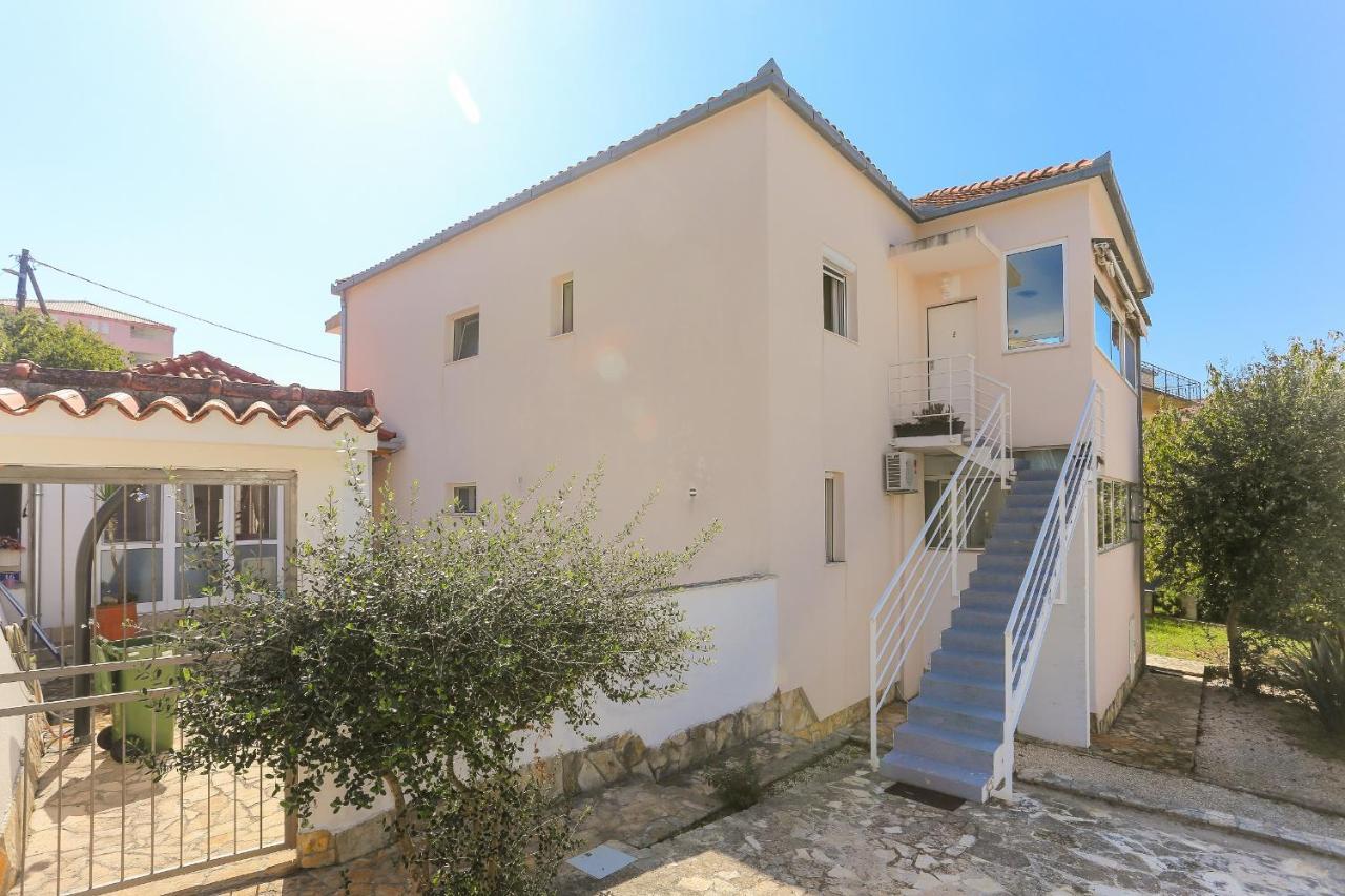Casa Zorana-Alba Apartments Трогир Экстерьер фото