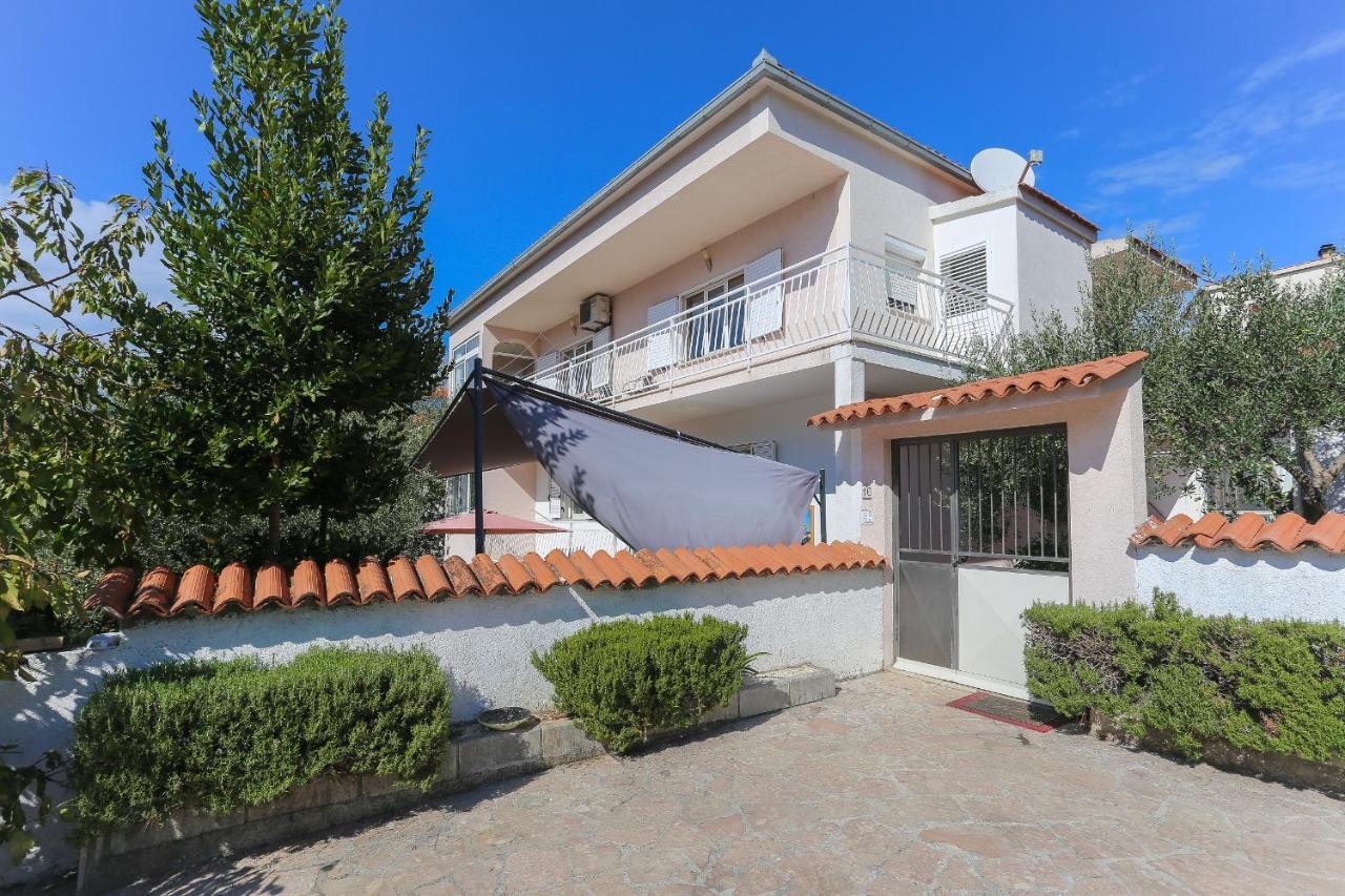 Casa Zorana-Alba Apartments Трогир Экстерьер фото