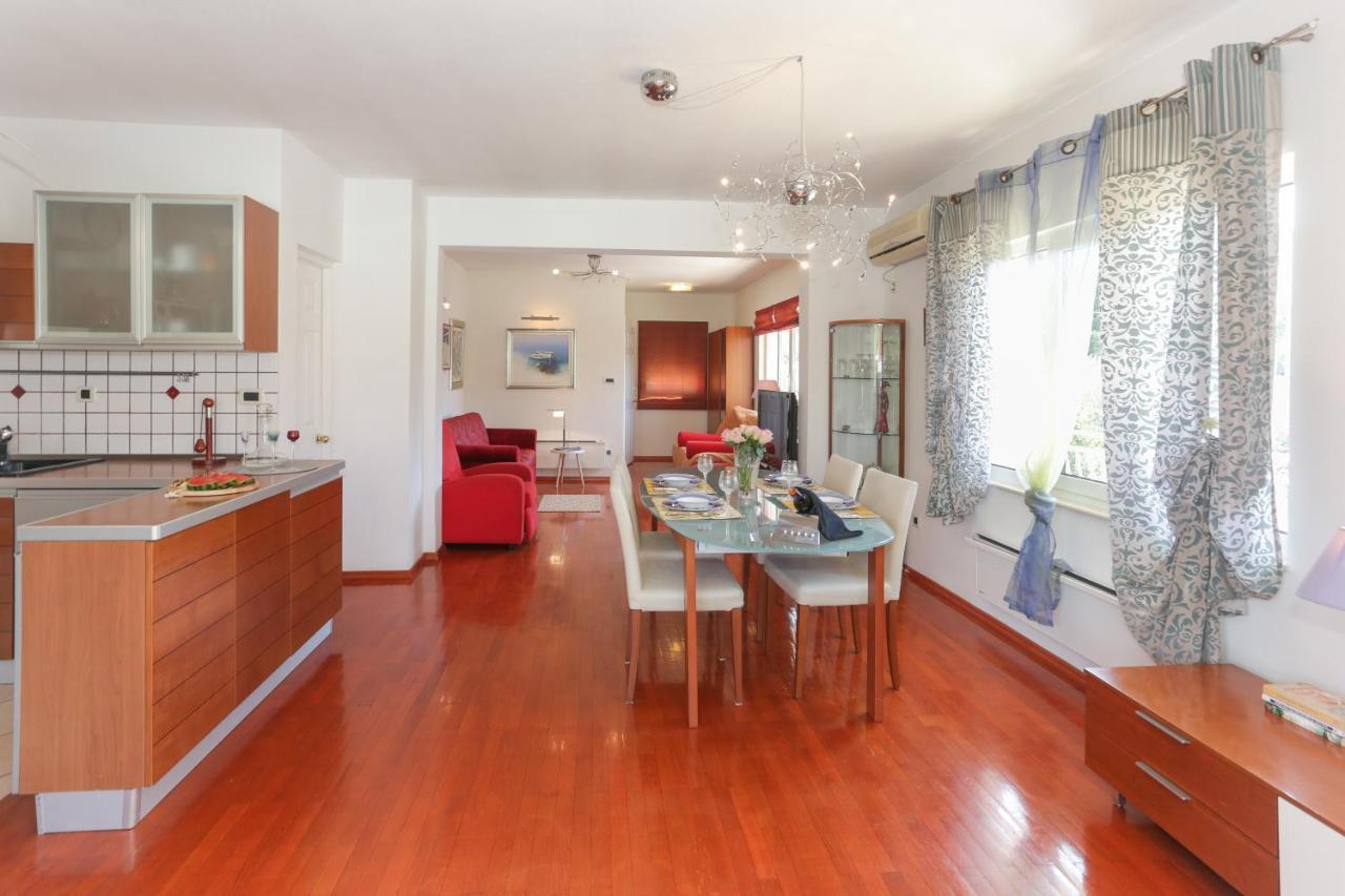 Casa Zorana-Alba Apartments Трогир Экстерьер фото