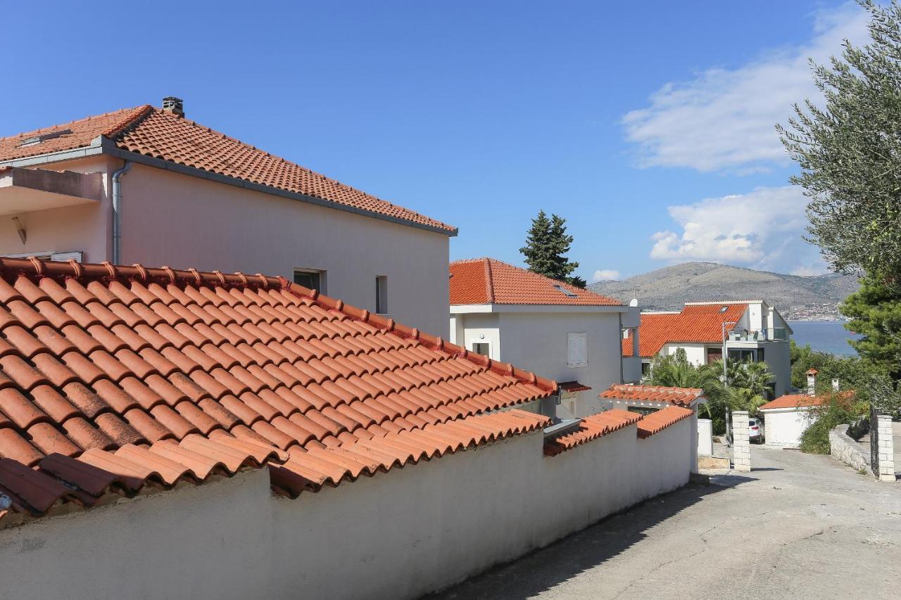 Casa Zorana-Alba Apartments Трогир Экстерьер фото