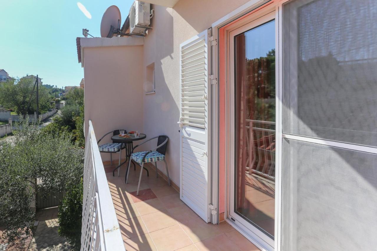 Casa Zorana-Alba Apartments Трогир Экстерьер фото