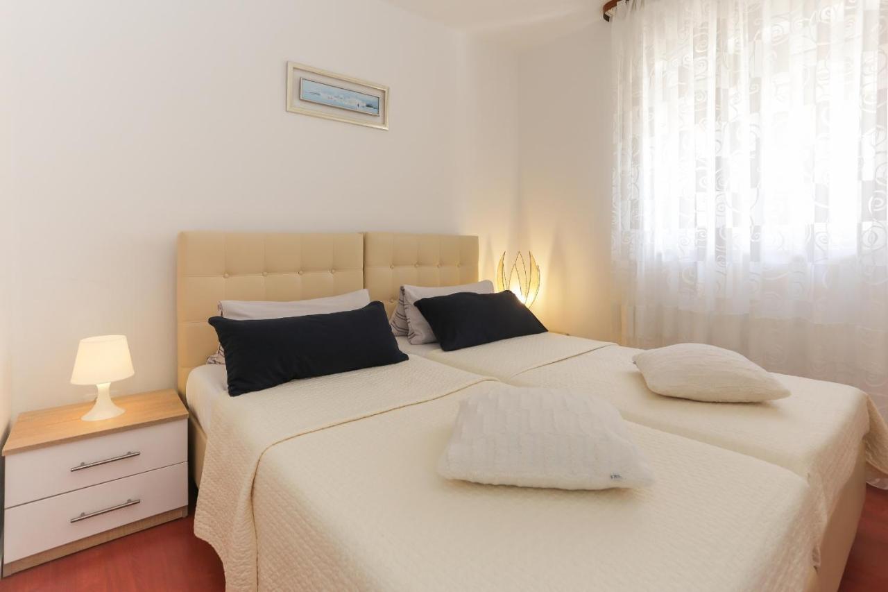 Casa Zorana-Alba Apartments Трогир Экстерьер фото
