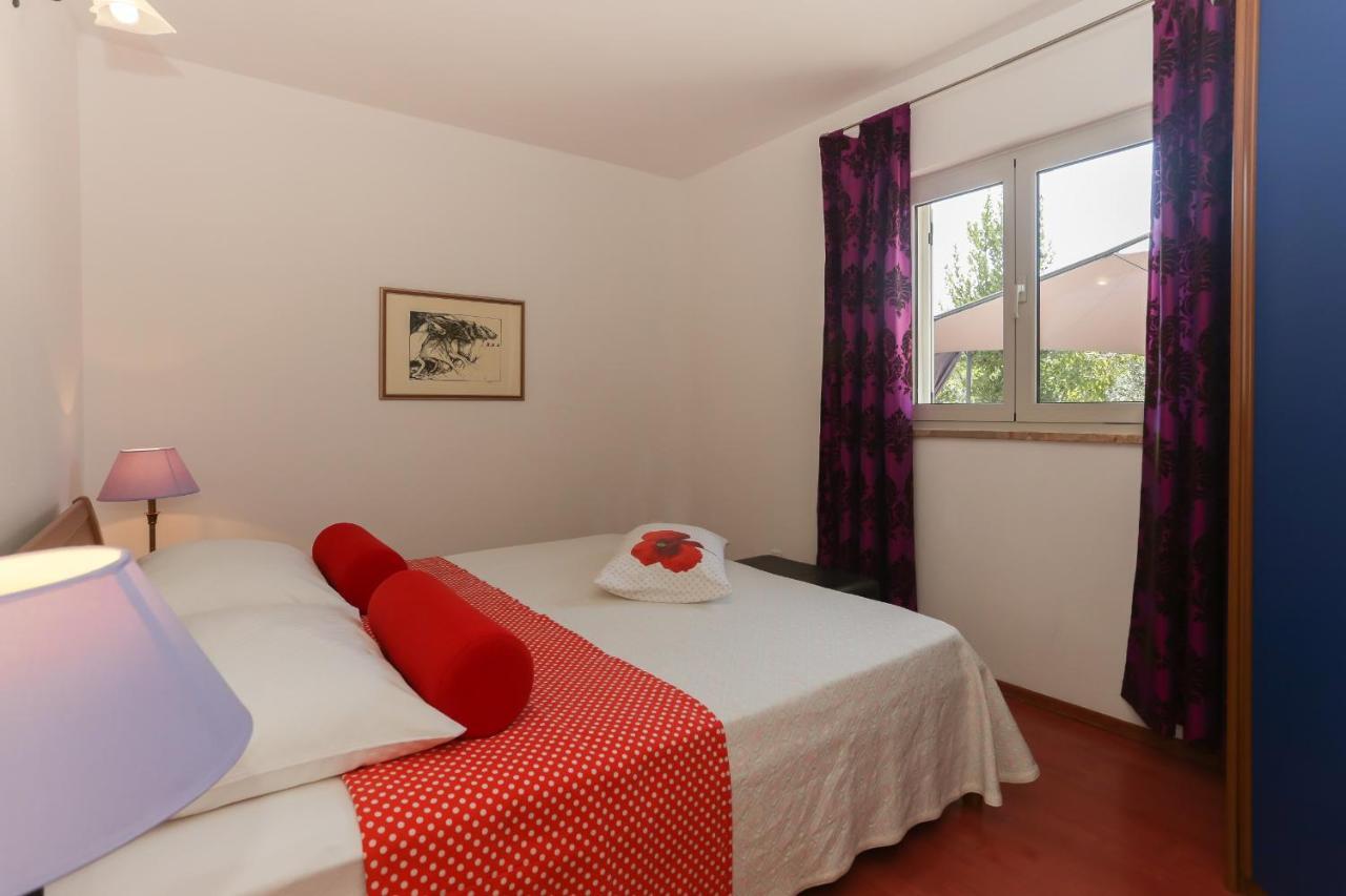 Casa Zorana-Alba Apartments Трогир Экстерьер фото